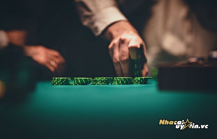 đọc bài poker